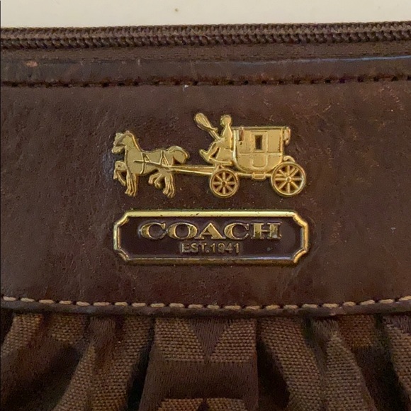 Coach Wristlet Clutch, Medium sized - Picture 2 of 4